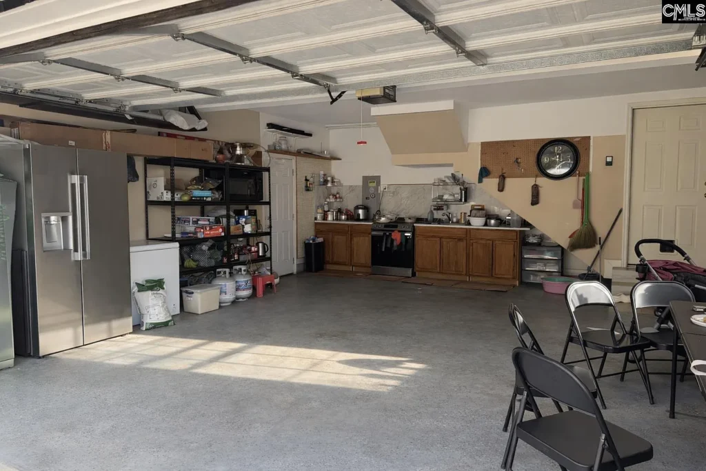204 Hope Rd preview photo 3