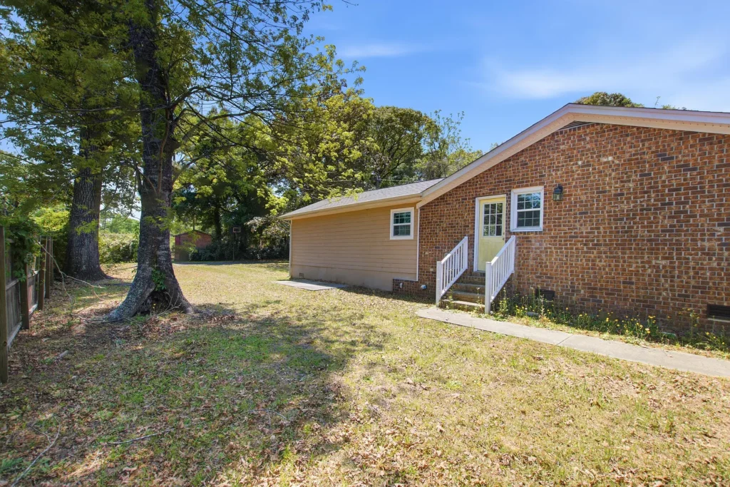 3627 Marginal Rd preview photo 4