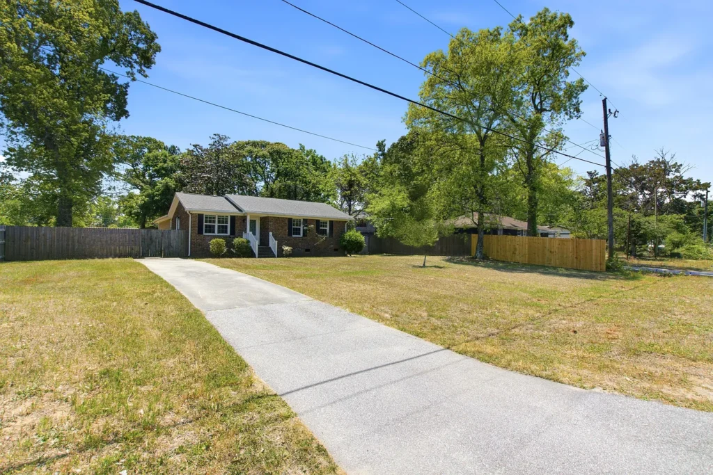 3627 Marginal Rd preview photo 2